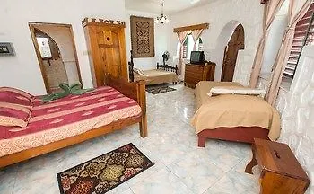 Blue Cave Castles Hotel Negril